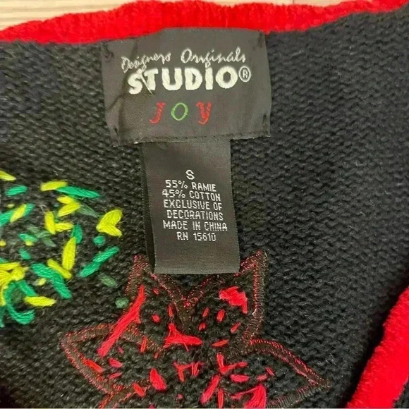 Vintage Designs Orginal Poinsettia Christmas Sweater - Picture 3 of 5